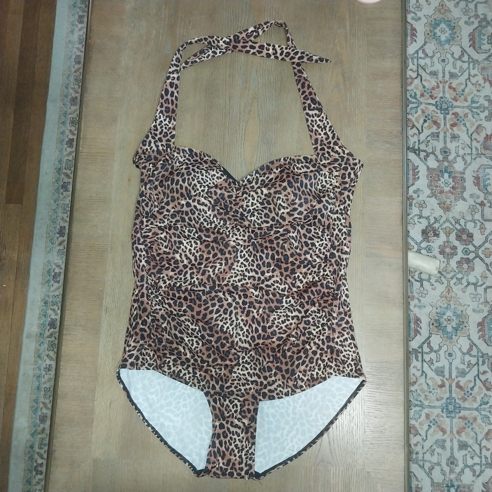 Ruby Ribbon Riviera Leopard Print - Picture 2 of 5